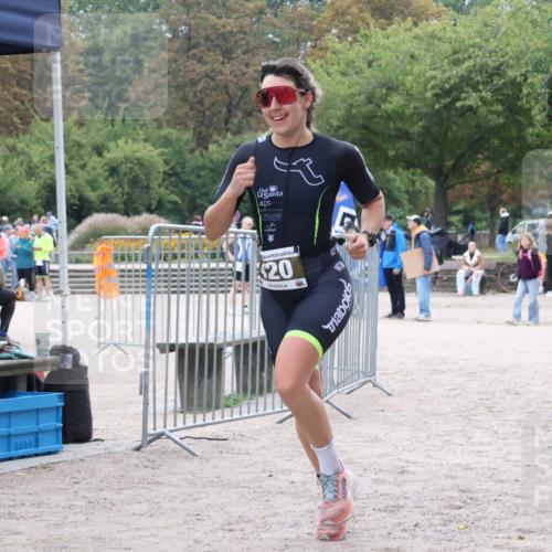 14.09.2025 - Stadtparktriathlon Strokosch-Dieckow http://msf.ph/oto/8883560 14.09.2025 10:13:50 Ziel 420 meine-sportfotos.de
