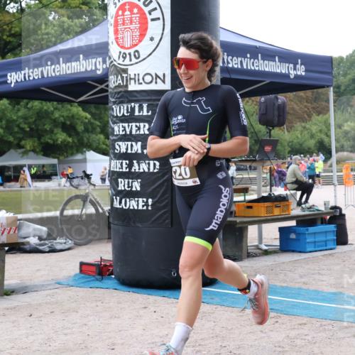 14.09.2025 - Stadtparktriathlon Strokosch-Dieckow http://msf.ph/oto/8883566 14.09.2025 10:13:51 Ziel 420 meine-sportfotos.de