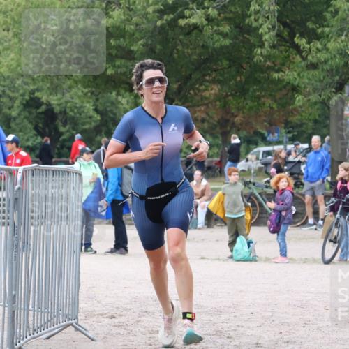 14.09.2025 - Stadtparktriathlon Strokosch-Dieckow http://msf.ph/oto/8883794 14.09.2025 10:18:26 Ziel 395, 482 meine-sportfotos.de