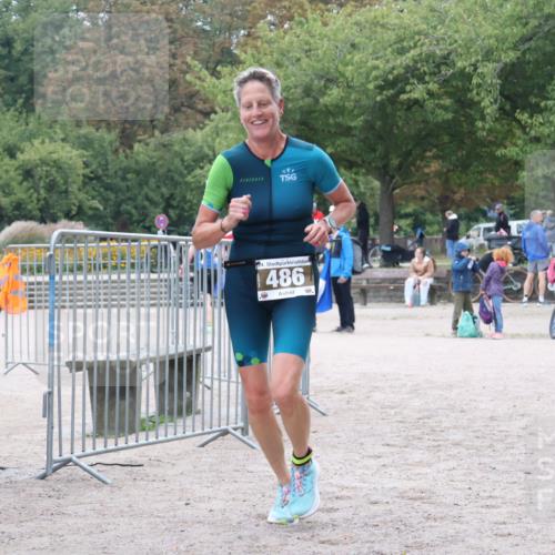 14.09.2025 - Stadtparktriathlon Strokosch-Dieckow http://msf.ph/oto/8883865 14.09.2025 10:19:09 Ziel 486 meine-sportfotos.de