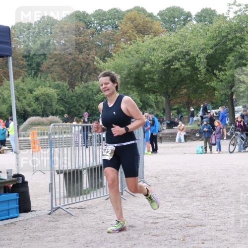 14.09.2025 - Stadtparktriathlon Strokosch-Dieckow http://msf.ph/oto/8883892 14.09.2025 10:20:07 Ziel 442, 469 meine-sportfotos.de