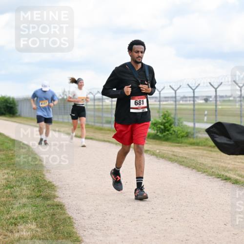 14.09.2025 - Airport Race Dr. Thomas Lammeyer http://msf.ph/oto/8884045 14.09.2025 12:38:22 Laufen 4127, 681, 681, 143 meine-sportfotos.de