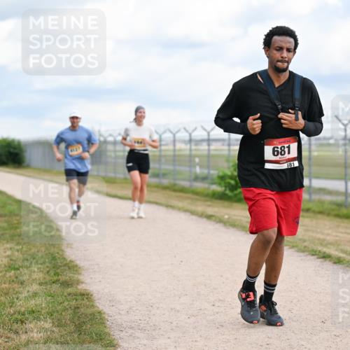 14.09.2025 - Airport Race Dr. Thomas Lammeyer http://msf.ph/oto/8884059 14.09.2025 12:38:23 Laufen 681, 681 meine-sportfotos.de