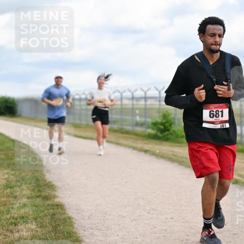 14.09.2025 - Airport Race Dr. Thomas Lammeyer http://msf.ph/oto/8884063 14.09.2025 12:38:23 Laufen 681, 681 meine-sportfotos.de