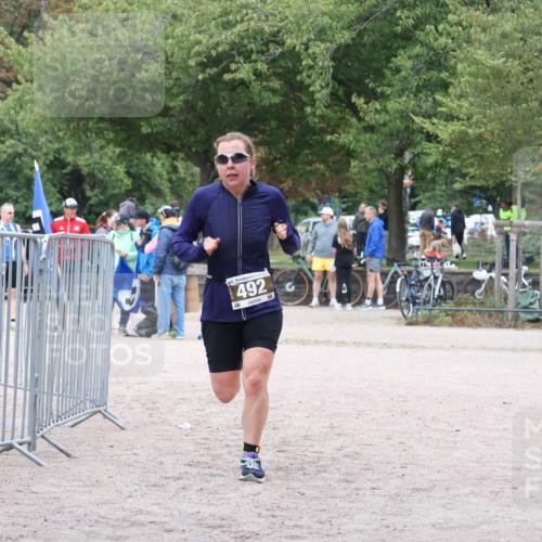14.09.2025 - Stadtparktriathlon Strokosch-Dieckow http://msf.ph/oto/8884071 14.09.2025 10:23:02 Ziel 492 meine-sportfotos.de