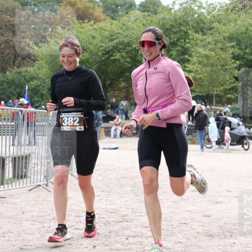 14.09.2025 - Stadtparktriathlon Strokosch-Dieckow http://msf.ph/oto/8884126 14.09.2025 10:25:30 Ziel 382, 423 meine-sportfotos.de