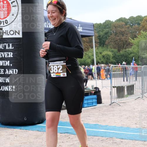 14.09.2025 - Stadtparktriathlon Strokosch-Dieckow http://msf.ph/oto/8884136 14.09.2025 10:25:32 Ziel 382, 423 meine-sportfotos.de