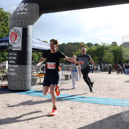 14.09.2025 - Stadtparktriathlon Strokosch-Dieckow http://msf.ph/oto/8884551 14.09.2025 10:42:12 Ziel 575 meine-sportfotos.de