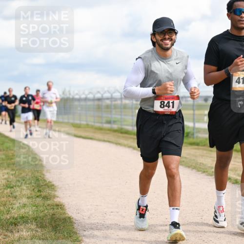 14.09.2025 - Airport Race Dr. Thomas Lammeyer http://msf.ph/oto/8884713 14.09.2025 12:39:51 Laufen 841, 41770 meine-sportfotos.de