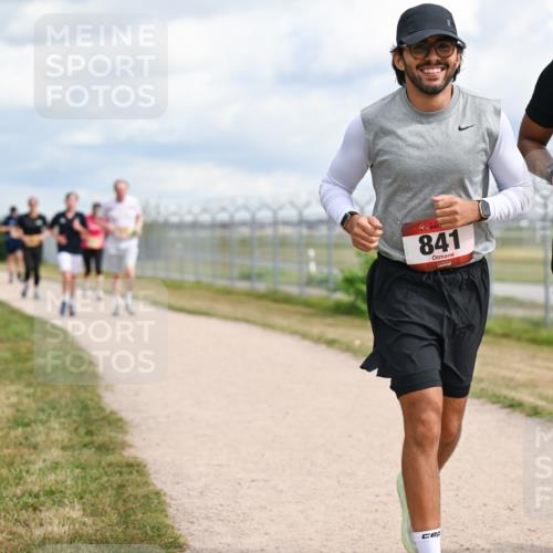 14.09.2025 - Airport Race Dr. Thomas Lammeyer http://msf.ph/oto/8884719 14.09.2025 12:39:52 Laufen 841, 4177 meine-sportfotos.de
