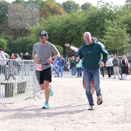 14.09.2025 - Stadtparktriathlon Strokosch-Dieckow http://msf.ph/oto/8884740 14.09.2025 10:52:41 Ziel 597 meine-sportfotos.de