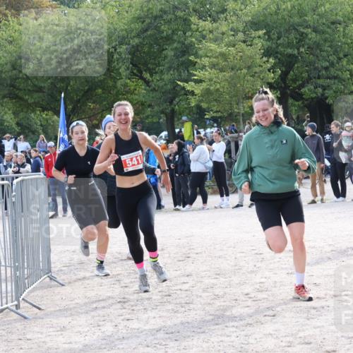 14.09.2025 - Stadtparktriathlon Strokosch-Dieckow http://msf.ph/oto/8884885 14.09.2025 10:57:29 Ziel 524, 541, 611 meine-sportfotos.de
