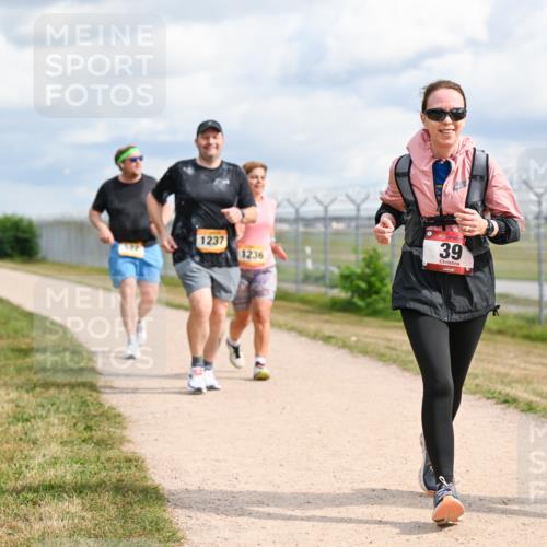 14.09.2025 - Airport Race Dr. Thomas Lammeyer http://msf.ph/oto/8884912 14.09.2025 12:40:13 Laufen 1237, 1236, 39 meine-sportfotos.de