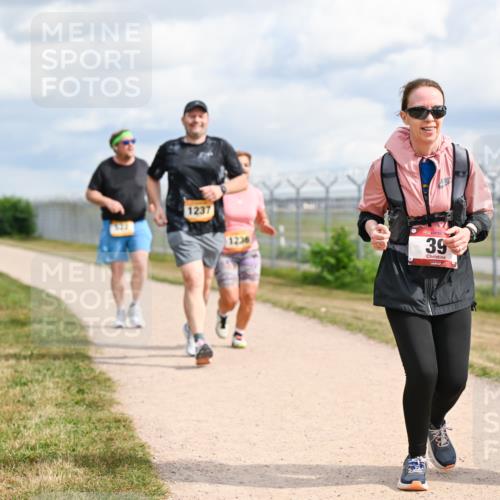 14.09.2025 - Airport Race Dr. Thomas Lammeyer http://msf.ph/oto/8884915 14.09.2025 12:40:13 Laufen 1237, 1236, 39 meine-sportfotos.de