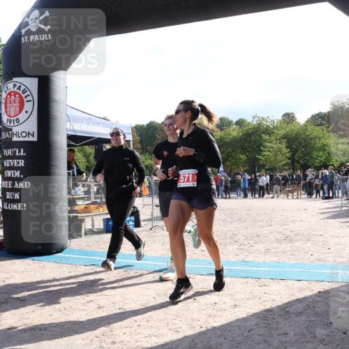 14.09.2025 - Stadtparktriathlon Strokosch-Dieckow http://msf.ph/oto/8884969 14.09.2025 10:58:34 Ziel 571 meine-sportfotos.de
