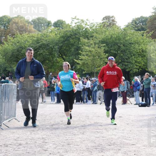 14.09.2025 - Stadtparktriathlon Strokosch-Dieckow http://msf.ph/oto/8885069 14.09.2025 11:02:11 Ziel 593 meine-sportfotos.de
