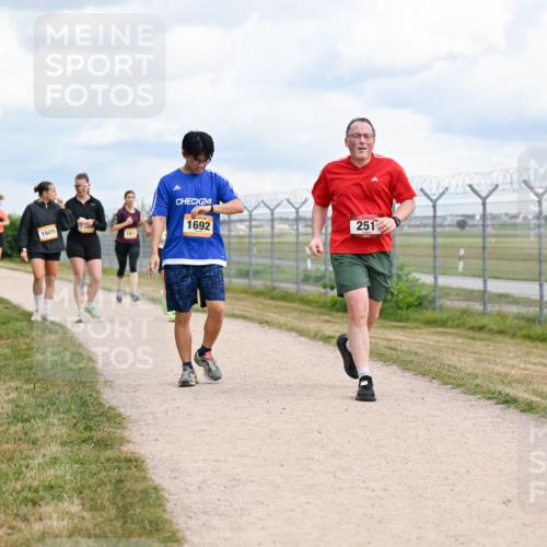 14.09.2025 - Airport Race Dr. Thomas Lammeyer http://msf.ph/oto/8885075 14.09.2025 12:40:43 Laufen 1609, 386, 1617, 24, 1692, 251 meine-sportfotos.de