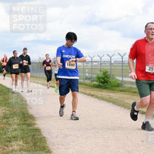 14.09.2025 - Airport Race Dr. Thomas Lammeyer http://msf.ph/oto/8885094 14.09.2025 12:40:44 Laufen 1609, 24, 1692, 251 meine-sportfotos.de