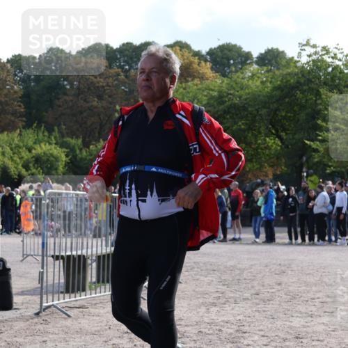 14.09.2025 - Stadtparktriathlon Strokosch-Dieckow http://msf.ph/oto/8885116 14.09.2025 11:02:36 Ziel 619 meine-sportfotos.de