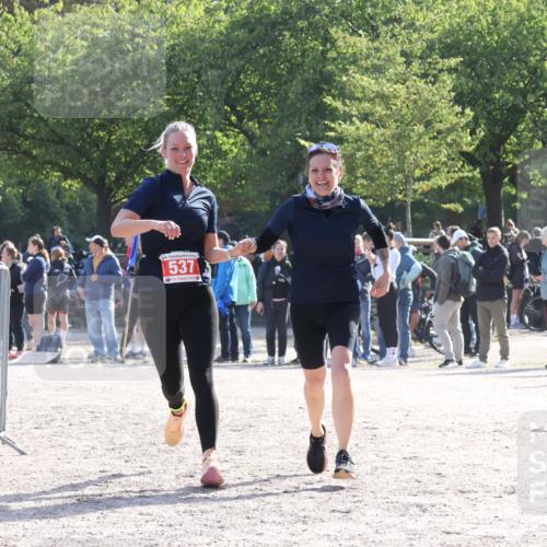 14.09.2025 - Stadtparktriathlon Strokosch-Dieckow http://msf.ph/oto/8885200 14.09.2025 11:04:06 Ziel 537 meine-sportfotos.de