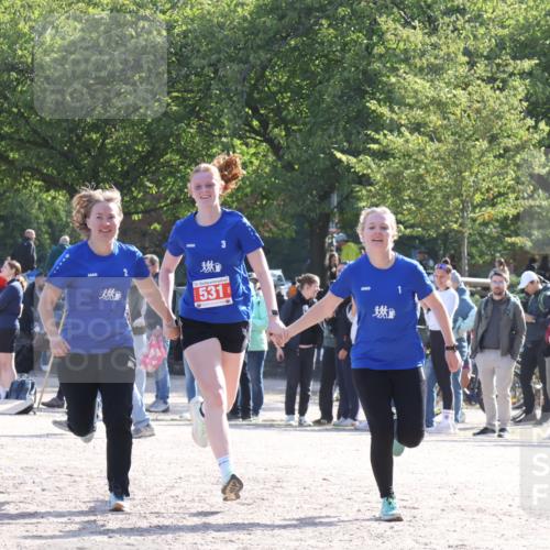 14.09.2025 - Stadtparktriathlon Strokosch-Dieckow http://msf.ph/oto/8885213 14.09.2025 11:04:19 Ziel 531 meine-sportfotos.de