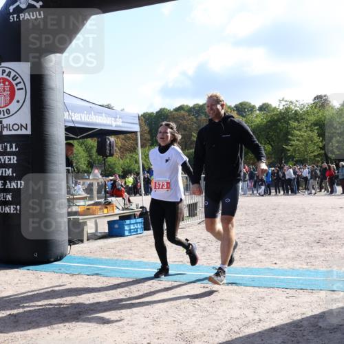 14.09.2025 - Stadtparktriathlon Strokosch-Dieckow http://msf.ph/oto/8885305 14.09.2025 11:05:31 Ziel 573, 620 meine-sportfotos.de