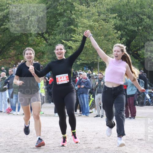 14.09.2025 - Stadtparktriathlon Strokosch-Dieckow http://msf.ph/oto/8885331 14.09.2025 11:06:08 Ziel 526, 546 meine-sportfotos.de