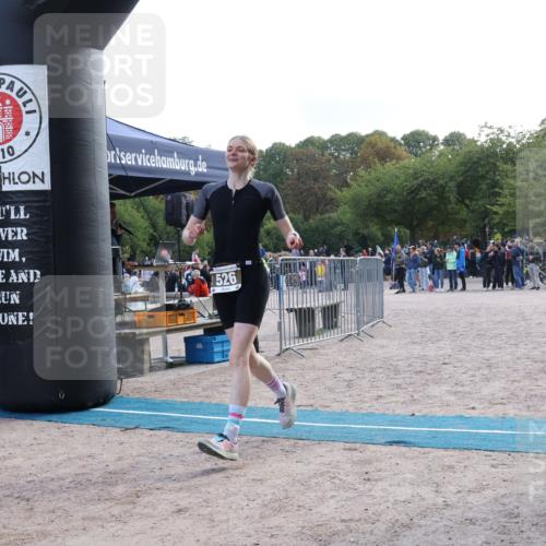 14.09.2025 - Stadtparktriathlon Strokosch-Dieckow http://msf.ph/oto/8885357 14.09.2025 11:06:13 Ziel 526, 546 meine-sportfotos.de