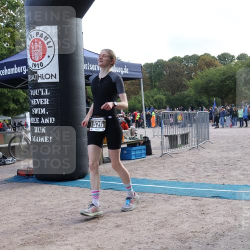 14.09.2025 - Stadtparktriathlon Strokosch-Dieckow http://msf.ph/oto/8885359 14.09.2025 11:06:14 Ziel 526, 546 meine-sportfotos.de