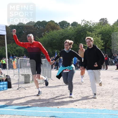 14.09.2025 - Stadtparktriathlon Strokosch-Dieckow http://msf.ph/oto/8885371 14.09.2025 11:06:24 Ziel 614, 660 meine-sportfotos.de
