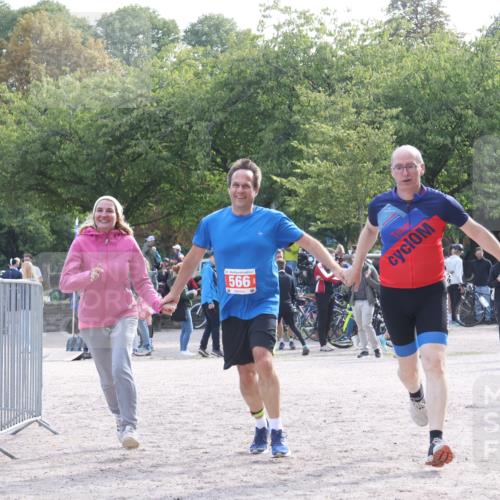 14.09.2025 - Stadtparktriathlon Strokosch-Dieckow http://msf.ph/oto/8885418 14.09.2025 11:07:32 Ziel 566 meine-sportfotos.de
