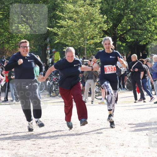 14.09.2025 - Stadtparktriathlon Strokosch-Dieckow http://msf.ph/oto/8885463 14.09.2025 11:07:46 Ziel 532, 533, 544 meine-sportfotos.de