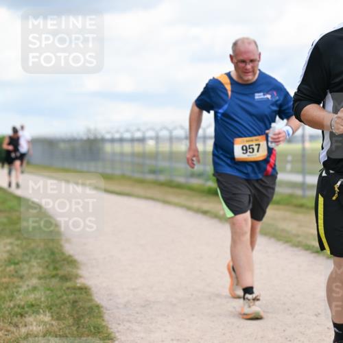 14.09.2025 - Airport Race Dr. Thomas Lammeyer http://msf.ph/oto/8885696 14.09.2025 12:42:56 Laufen 957, 822 meine-sportfotos.de