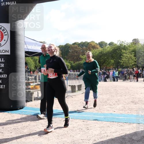 14.09.2025 - Stadtparktriathlon Strokosch-Dieckow http://msf.ph/oto/8885976 14.09.2025 11:08:39 Ziel 587 meine-sportfotos.de