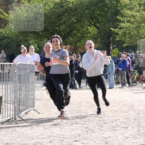 14.09.2025 - Stadtparktriathlon Strokosch-Dieckow http://msf.ph/oto/8885980 14.09.2025 11:08:58 Ziel 528, 586 meine-sportfotos.de