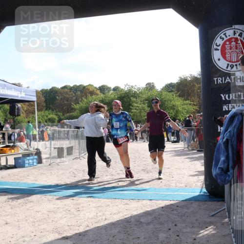 14.09.2025 - Stadtparktriathlon Strokosch-Dieckow http://msf.ph/oto/8886016 14.09.2025 11:09:07 Ziel 586, 591 meine-sportfotos.de