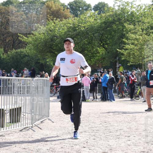 14.09.2025 - Stadtparktriathlon Strokosch-Dieckow http://msf.ph/oto/8886060 14.09.2025 11:11:29 Ziel 588 meine-sportfotos.de