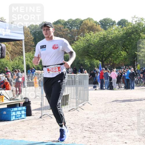 14.09.2025 - Stadtparktriathlon Strokosch-Dieckow http://msf.ph/oto/8886066 14.09.2025 11:11:30 Ziel 588 meine-sportfotos.de