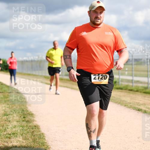 14.09.2025 - Airport Race Dr. Thomas Lammeyer http://msf.ph/oto/8886293 14.09.2025 12:45:29 Laufen 20, 2120 meine-sportfotos.de