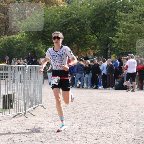 14.09.2025 - Stadtparktriathlon Strokosch-Dieckow http://msf.ph/oto/8886334 14.09.2025 11:19:06 Ziel 695 meine-sportfotos.de