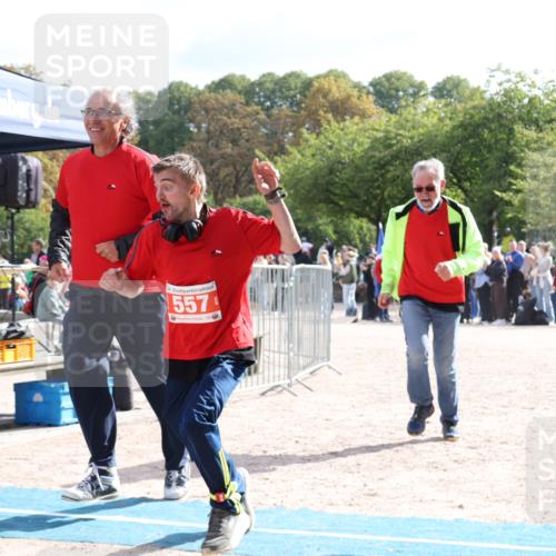 14.09.2025 - Stadtparktriathlon Strokosch-Dieckow http://msf.ph/oto/8886357 14.09.2025 11:19:42 Ziel 557, 562 meine-sportfotos.de
