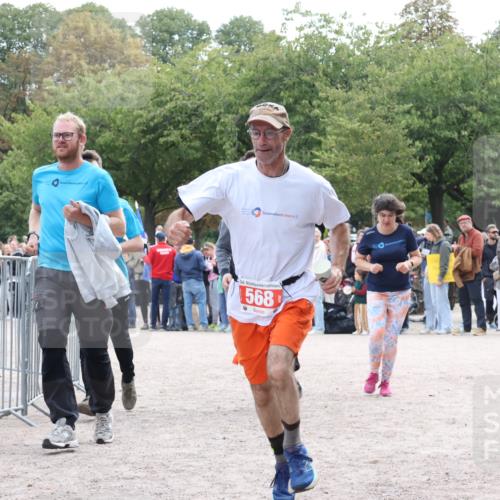 14.09.2025 - Stadtparktriathlon Strokosch-Dieckow http://msf.ph/oto/8886681 14.09.2025 11:25:35 Ziel 553, 568, 674, 701 meine-sportfotos.de
