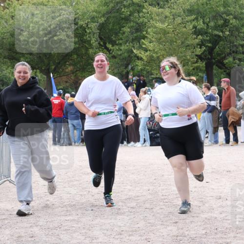 14.09.2025 - Stadtparktriathlon Strokosch-Dieckow http://msf.ph/oto/8886747 14.09.2025 11:27:02 Ziel 535 meine-sportfotos.de