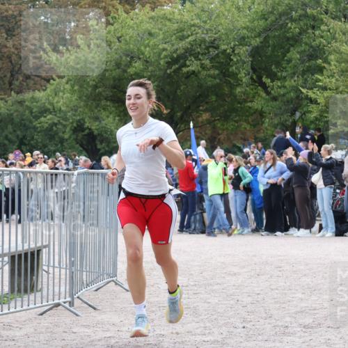 14.09.2025 - Stadtparktriathlon Strokosch-Dieckow http://msf.ph/oto/8886813 14.09.2025 11:28:23 Ziel 647, 648 meine-sportfotos.de