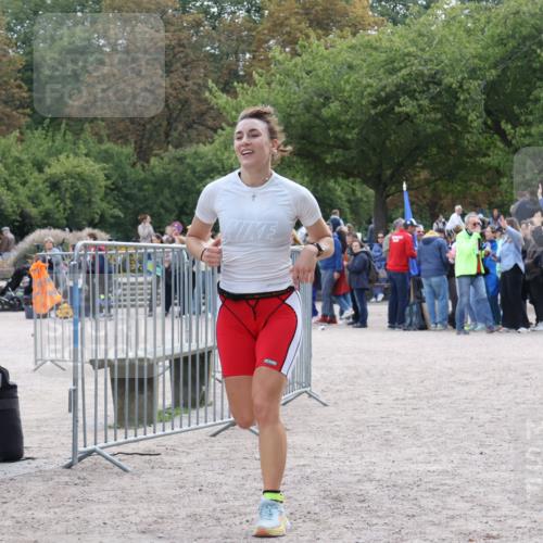 14.09.2025 - Stadtparktriathlon Strokosch-Dieckow http://msf.ph/oto/8886817 14.09.2025 11:28:23 Ziel 647, 648 meine-sportfotos.de