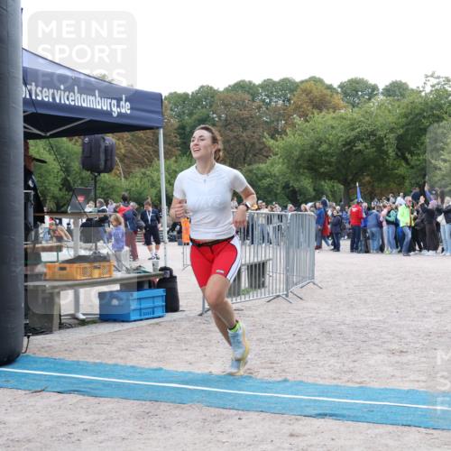 14.09.2025 - Stadtparktriathlon Strokosch-Dieckow http://msf.ph/oto/8886819 14.09.2025 11:28:24 Ziel 647, 648 meine-sportfotos.de