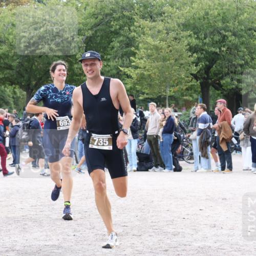 14.09.2025 - Stadtparktriathlon Strokosch-Dieckow http://msf.ph/oto/8886828 14.09.2025 11:28:45 Ziel 693, 735 meine-sportfotos.de