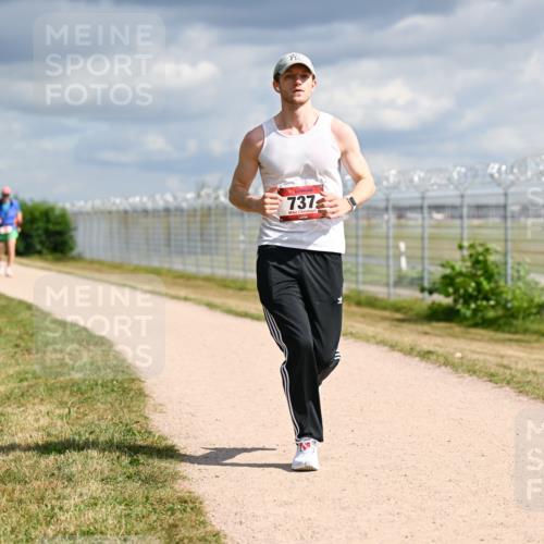 14.09.2025 - Airport Race Dr. Thomas Lammeyer http://msf.ph/oto/8886958 14.09.2025 12:48:44 Laufen 737 meine-sportfotos.de