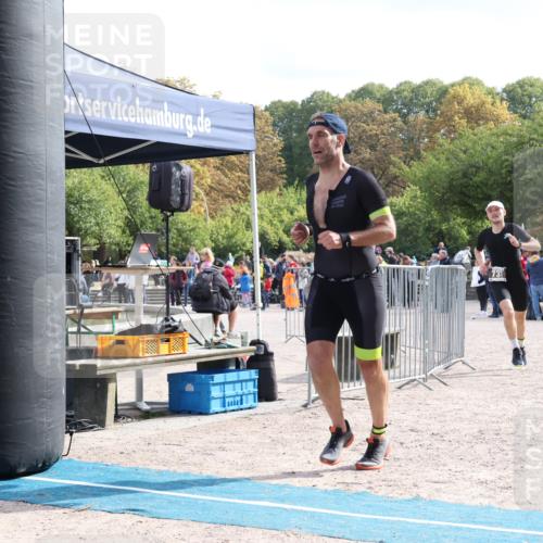 14.09.2025 - Stadtparktriathlon Strokosch-Dieckow http://msf.ph/oto/8887154 14.09.2025 11:34:27 Ziel 737, 782 meine-sportfotos.de