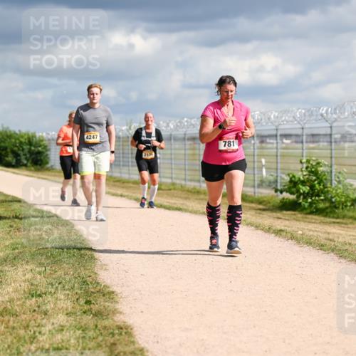 14.09.2025 - Airport Race Dr. Thomas Lammeyer http://msf.ph/oto/8887175 14.09.2025 12:49:30 Laufen 4247, 2136, 781 meine-sportfotos.de